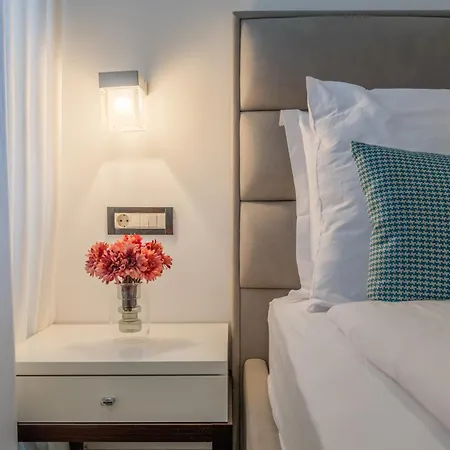 Гостьовий будинок Tango Luxury 4*