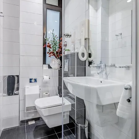 Tango Luxury בית הארחה